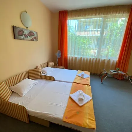 Guest house Family House Cherry *