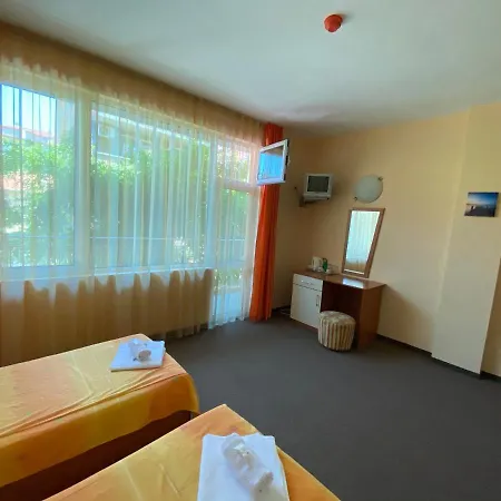 Guest house Family House Cherry