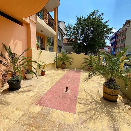 Family House Cherry 3*