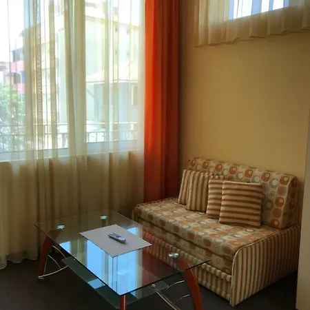 Guest house Family House Cherry Nesebar