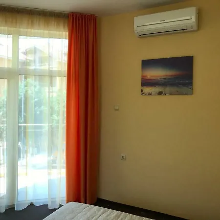 Guest house Family House Cherry Nesebar