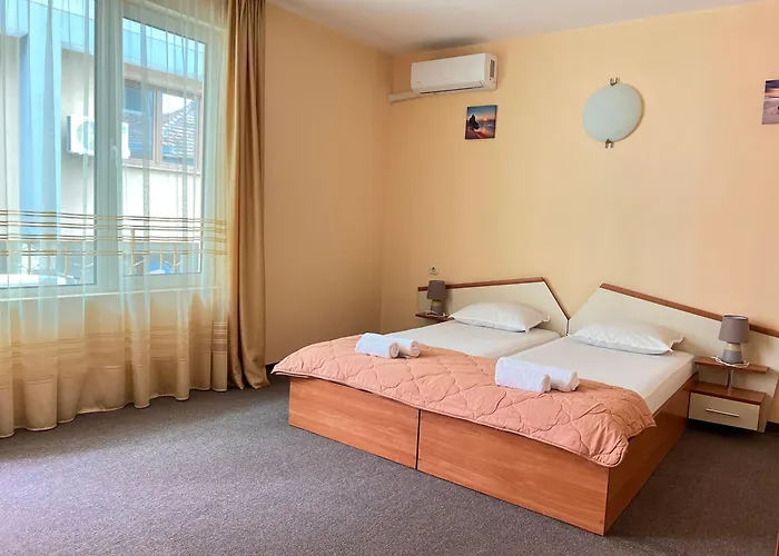 Family House Cherry Casa de hóspedes Nesebar