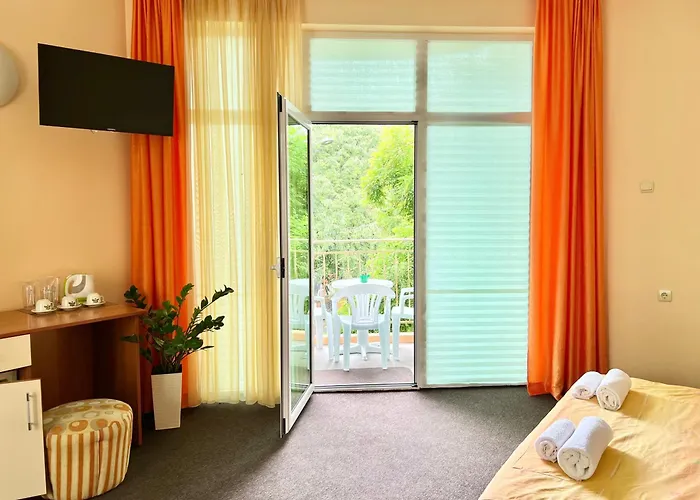 Family House Cherry Casa de hóspedes Nesebar