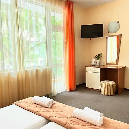 Family House Cherry נסבר