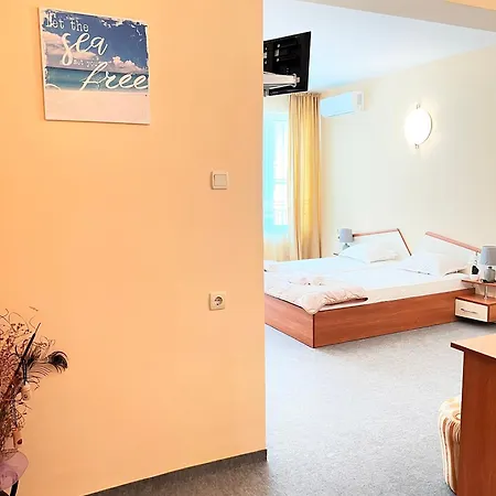 Family House Cherry 3* Nesebar