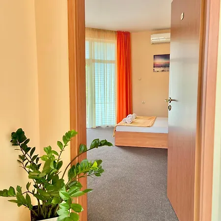 Family House Cherry נסבר