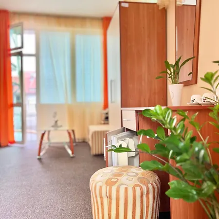 Family House Cherry בית הארחה *