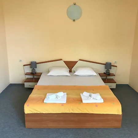 Family House Cherry Guest house 3*