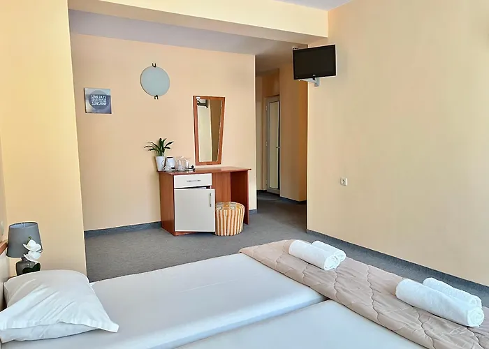 Family House Cherry 3*