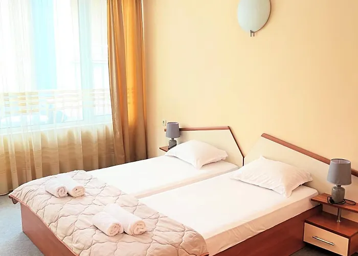 Family House Cherry 3*