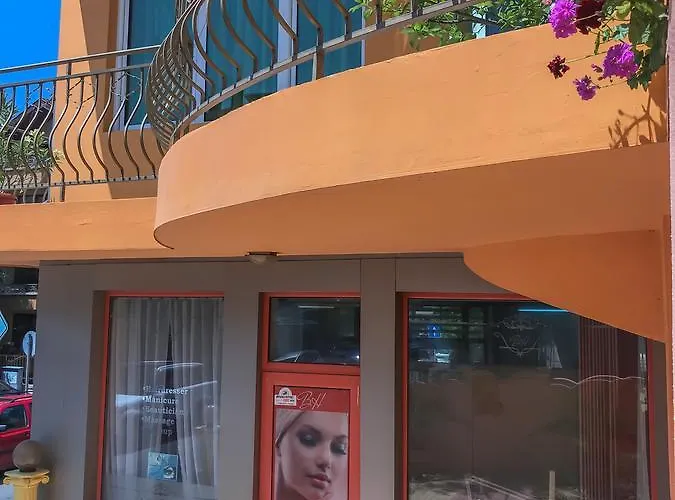 Family House Cherry 3*