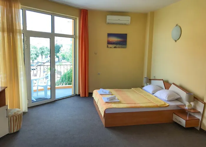 Family House Cherry 3*